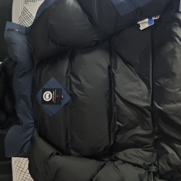 ❌Sold ❌❌Canada goose size xl - Picture 7 of 8